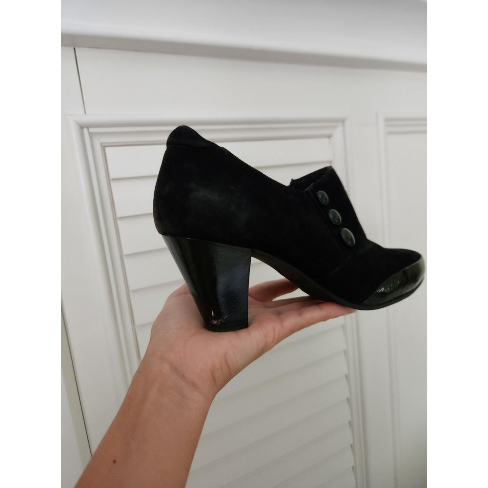 Clarks Womens Artisan Ankle Booties Black Suede Block Heel Almond Toe Zip Sz 7 M - Picture 8 of 10